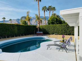 Tranquil Palm Springs Villa, w. Private Pool, Spa, Views (sleeps 8)